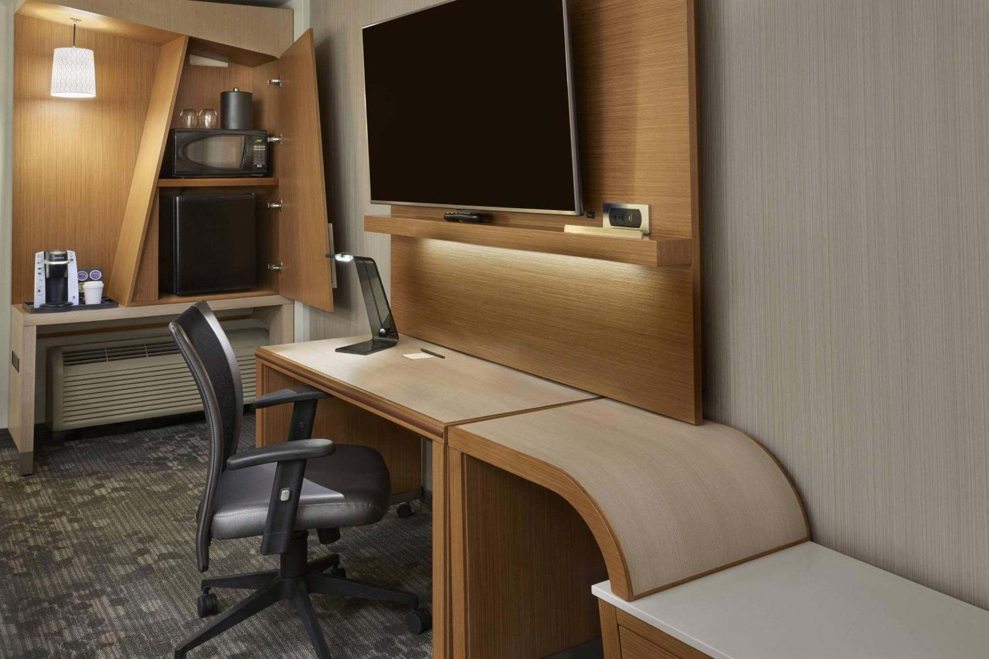 Courtyard By Marriott Oshawa Hotel Buitenkant foto