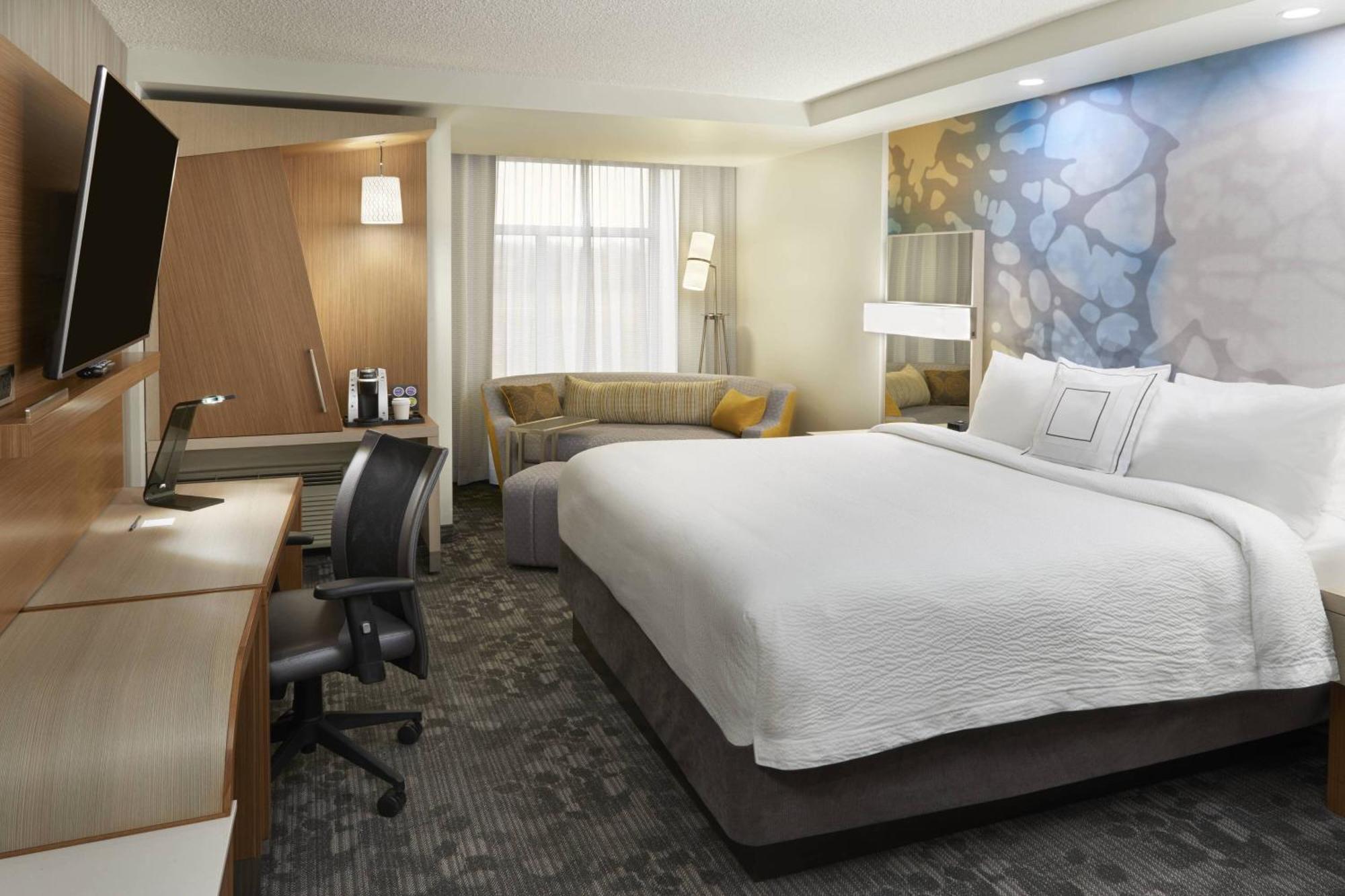 Courtyard By Marriott Oshawa Hotel Buitenkant foto