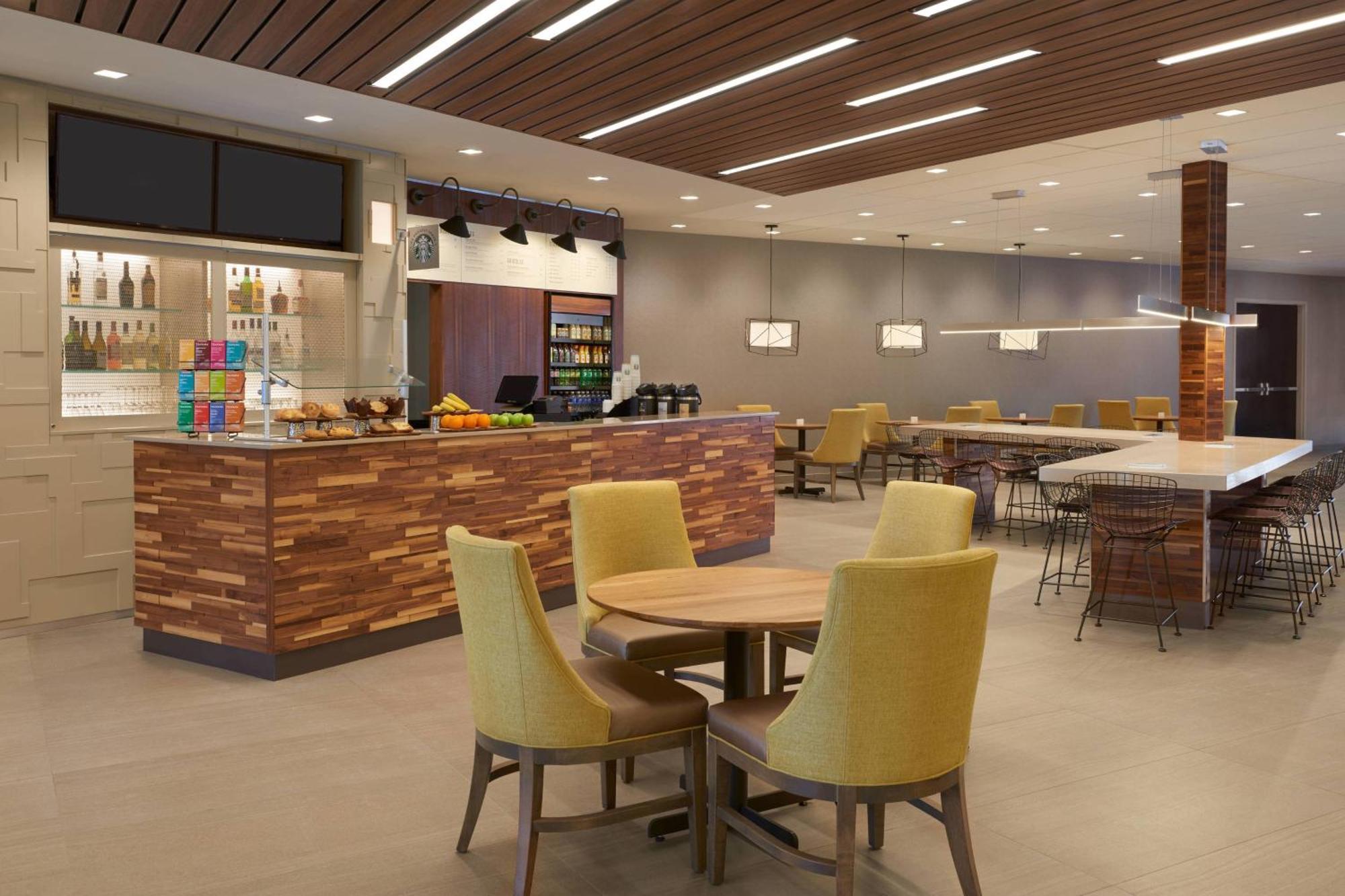 Courtyard By Marriott Oshawa Hotel Buitenkant foto