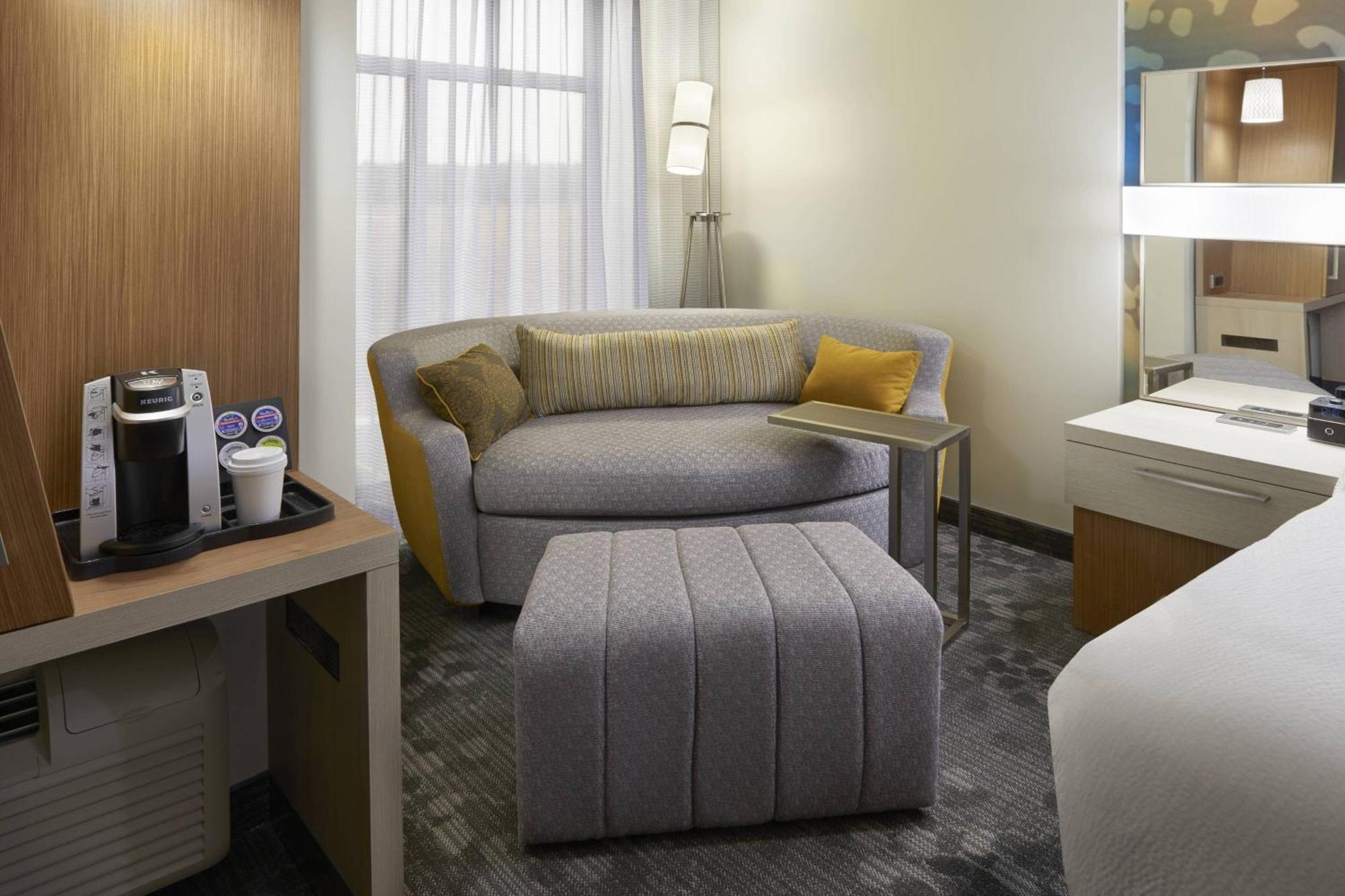 Courtyard By Marriott Oshawa Hotel Buitenkant foto