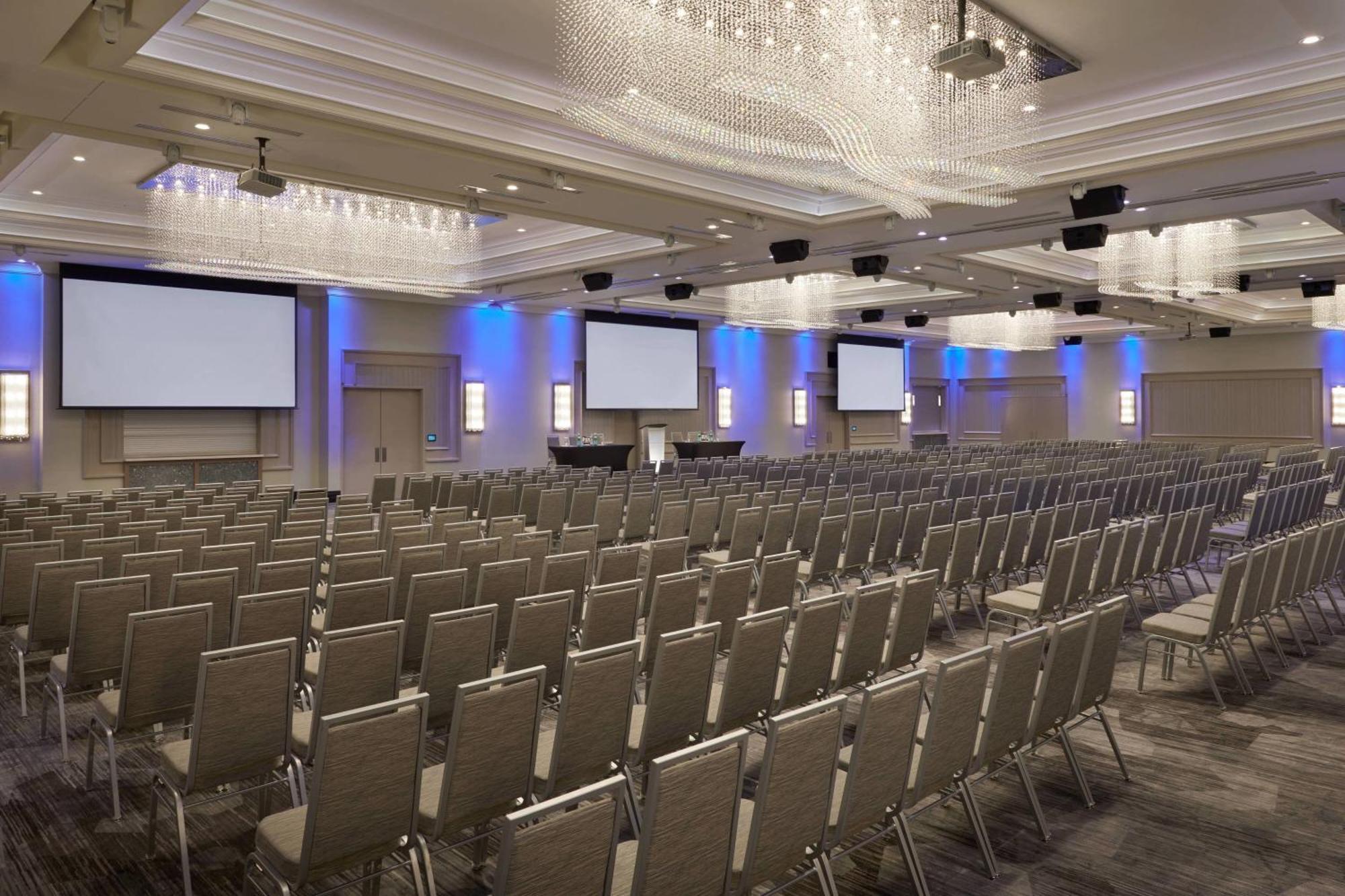 Courtyard By Marriott Oshawa Hotel Buitenkant foto